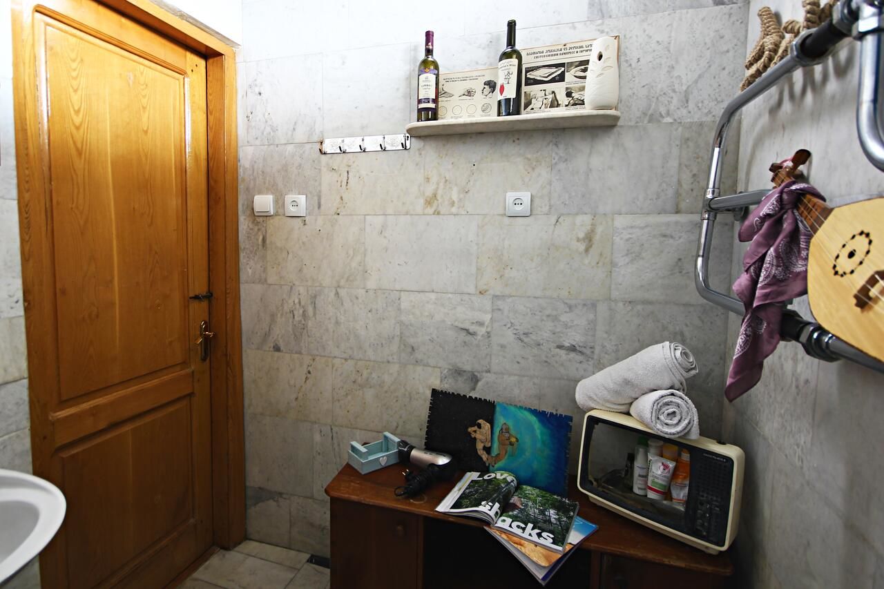 Хостелы Dingo Backpackers Hostel Кутаиси-22