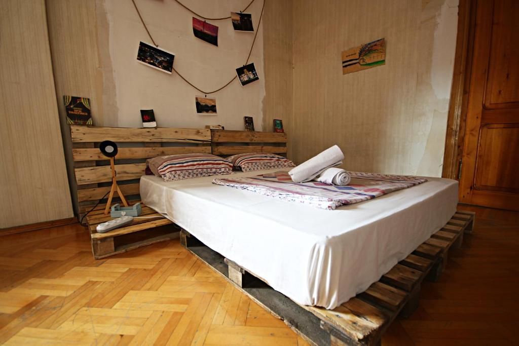 Хостелы Dingo Backpackers Hostel Кутаиси